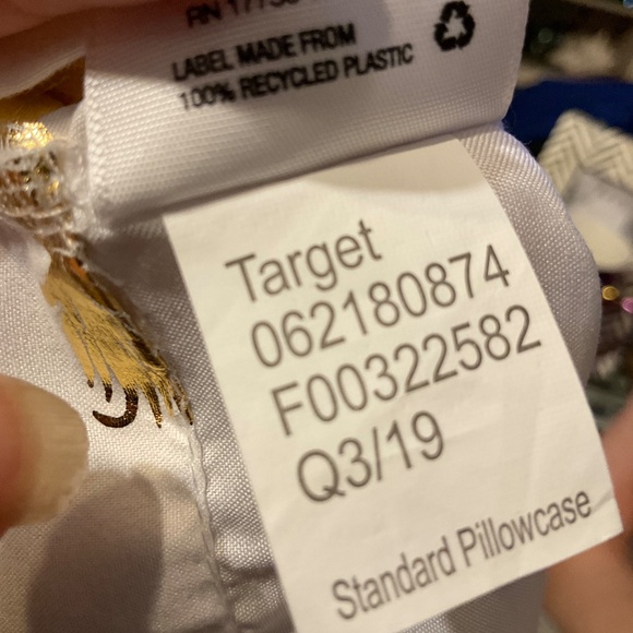 Target Room Essentials Gold Pineapple Pillow Cases 4 - Picture 5 of 6